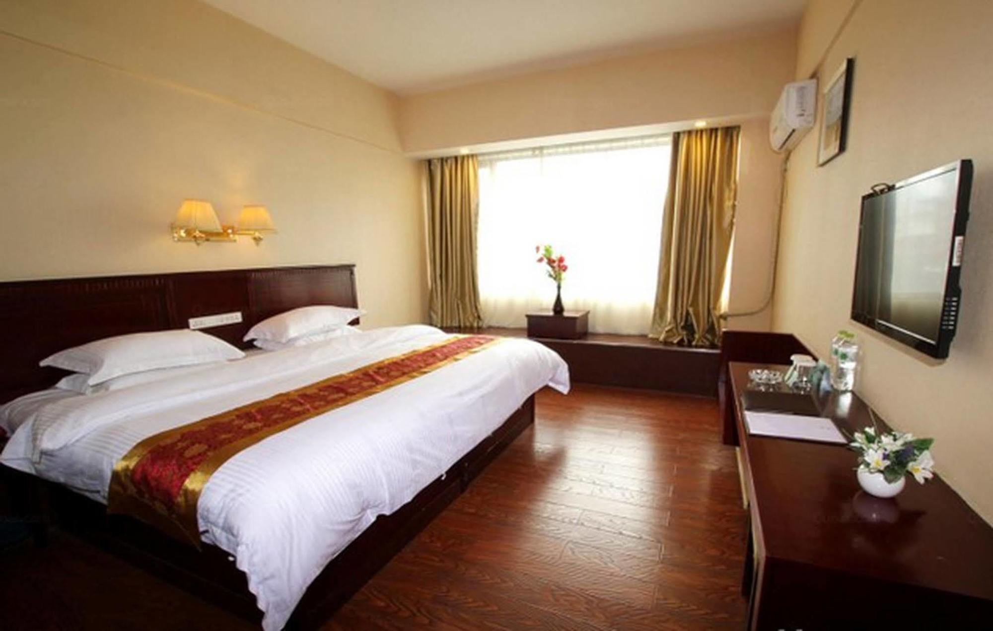 Greentree Inn Guangxi Guilin Lingui Jinshan Square Jinshui Road Express Hotel Exteriör bild