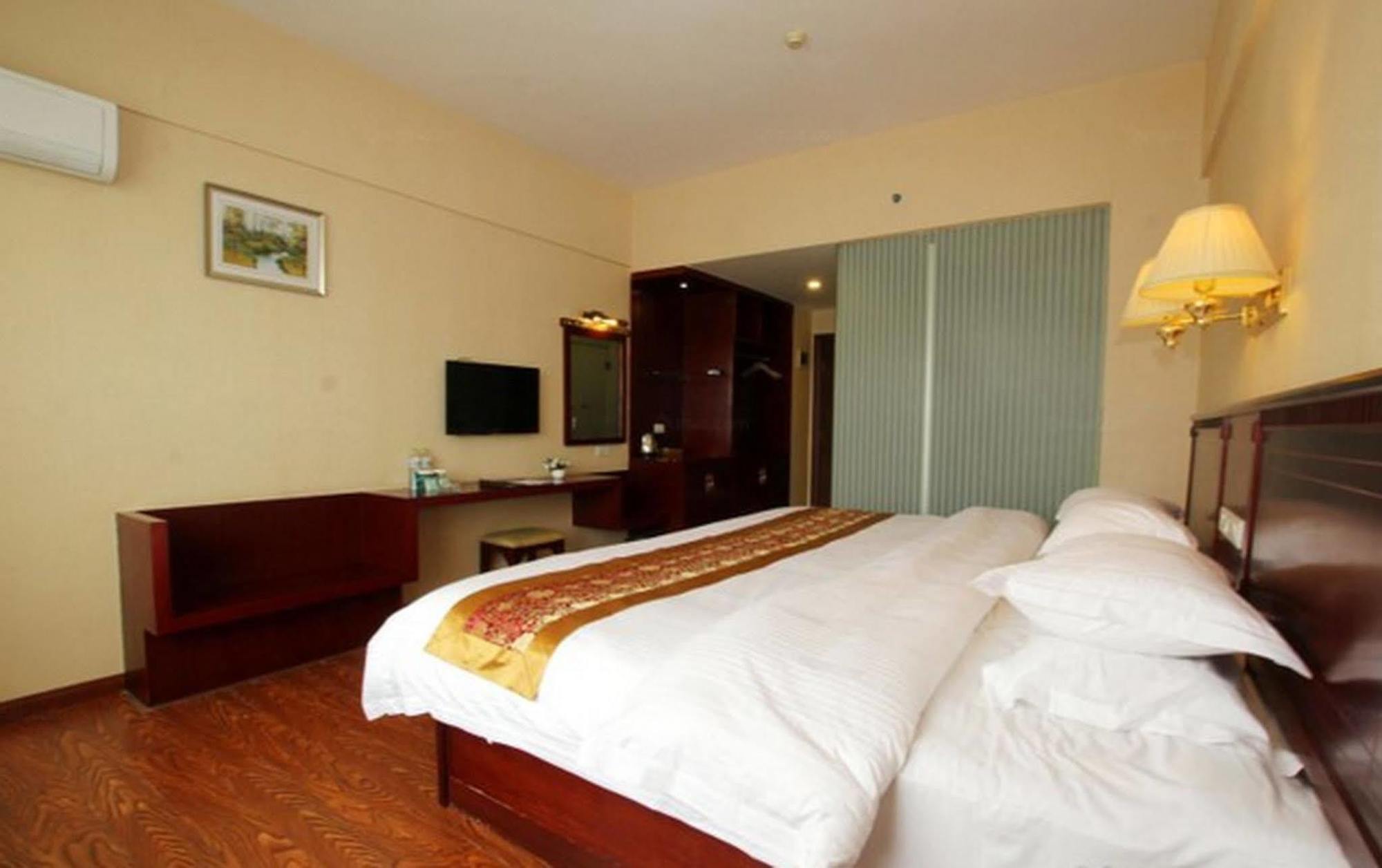 Greentree Inn Guangxi Guilin Lingui Jinshan Square Jinshui Road Express Hotel Exteriör bild